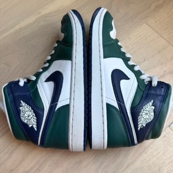 Nike Air Jordan 1 Mid SE Noble Green DZ5326-300 Size 7.5 Mens - Picture 4 of 8